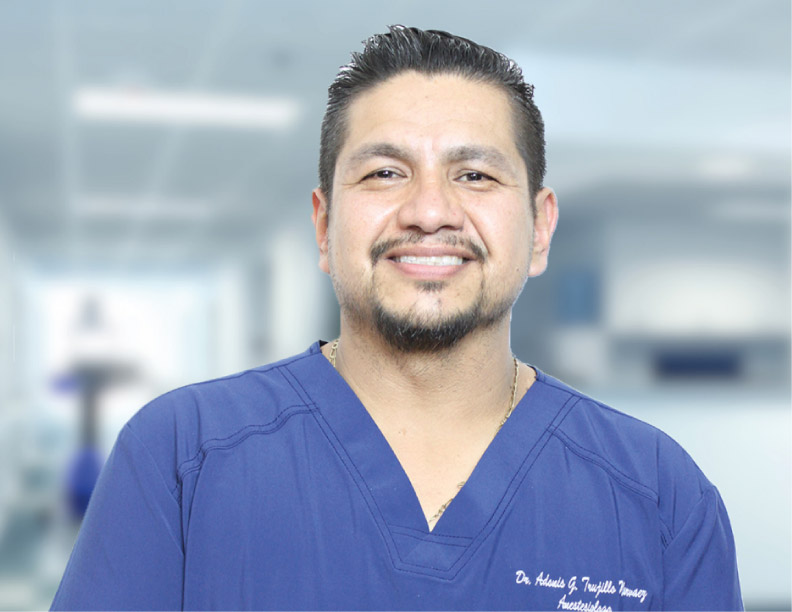 Dr. Adonis Pierre González Trujillo Narváez